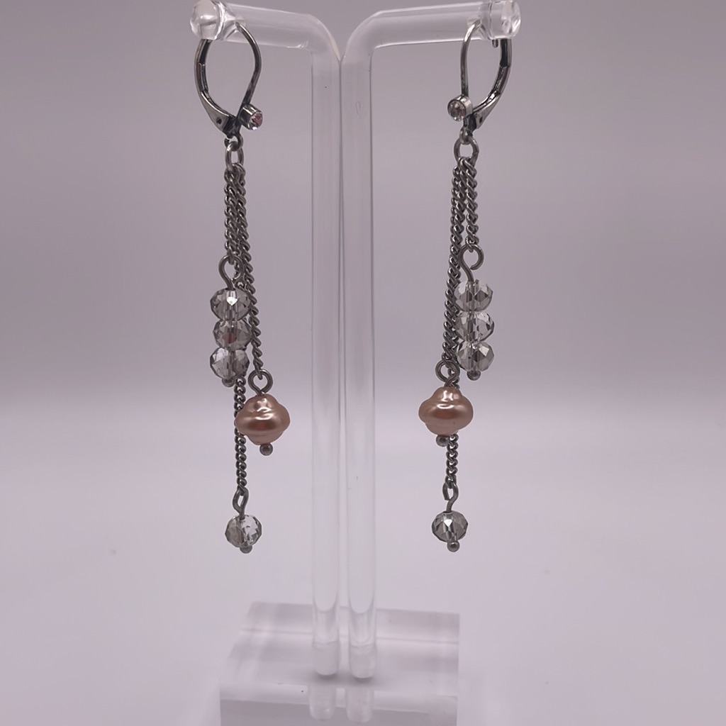 Kenneth Cole Long Earrings 25 Inches 14$